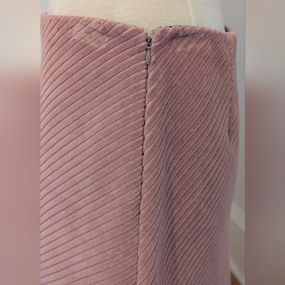 Light Pink Prada Velvet A-Line Skirt Size 46 - Picture 3 of 9